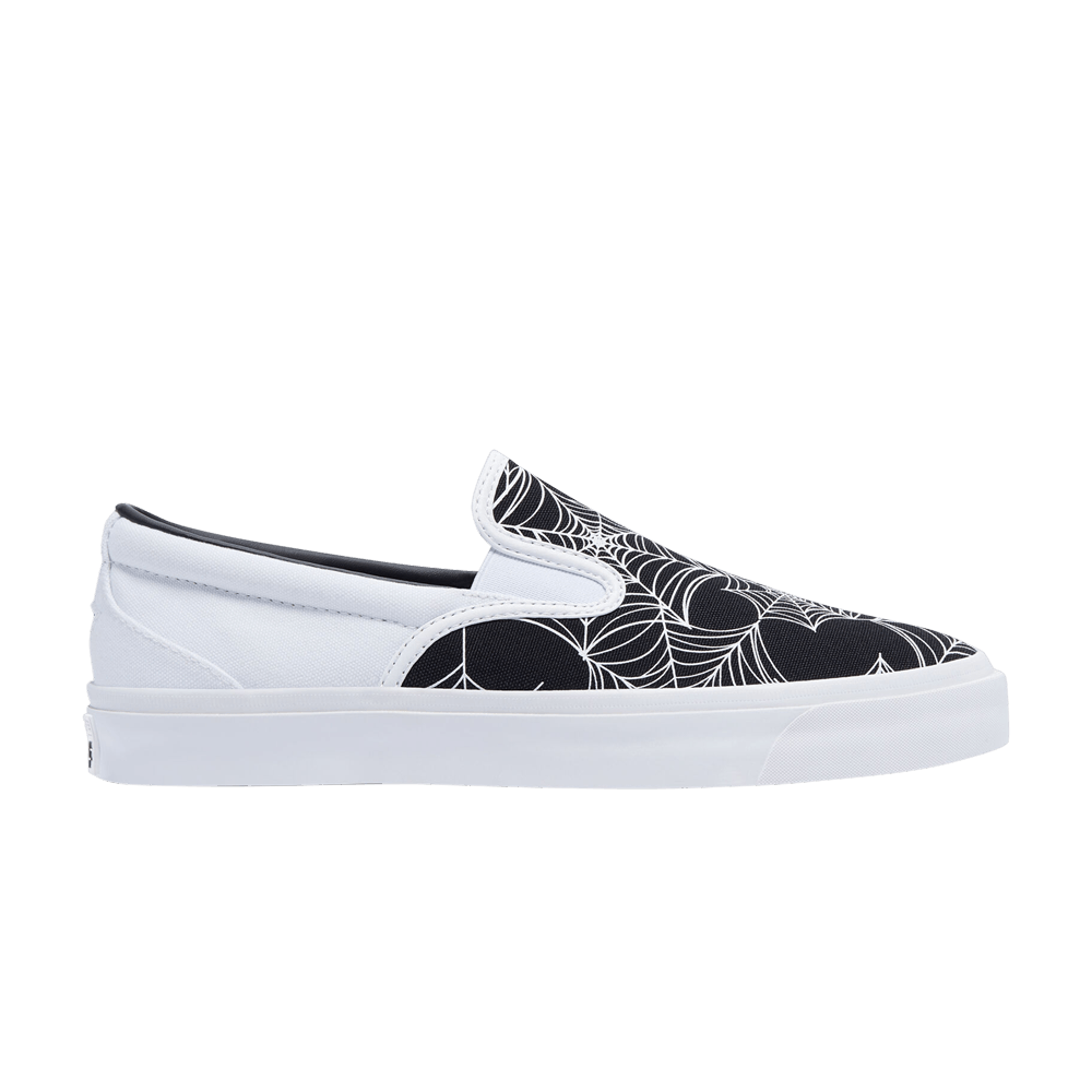 one-star-cc-pro-slip-webs-and-spiders-white-black-170941c