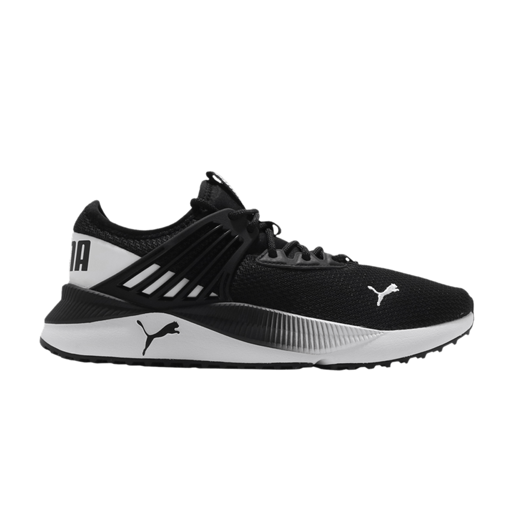 pacer-future-classic-black-white-380598-01