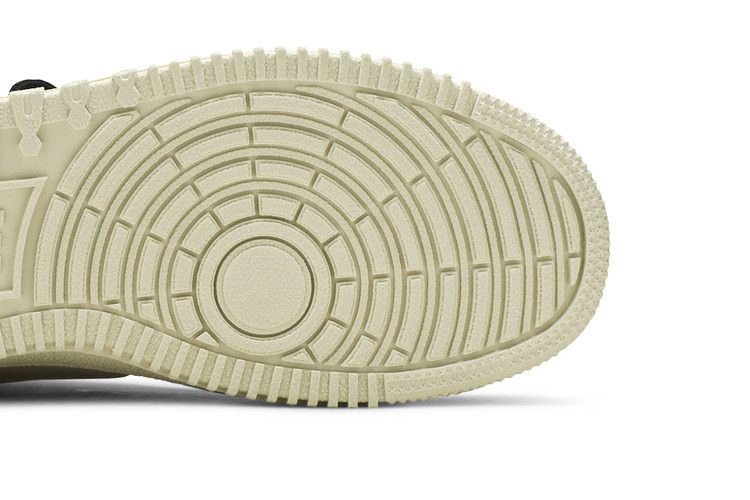 Кроссовки Nike Path Winter 'Fossil Volt'