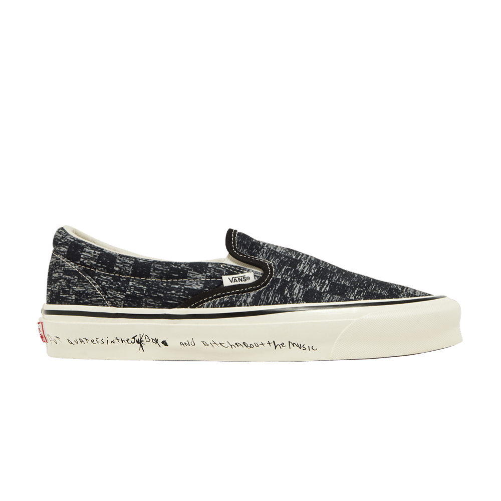 raised-by-wolves-x-og-classic-slip-on-lx-tv-static-vn0a45jk00t