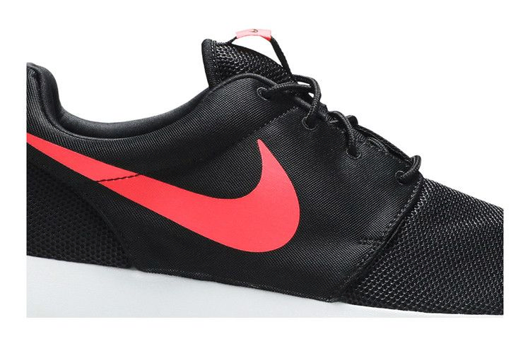Кроссовки Nike Roshe One 'Black Solar Red'