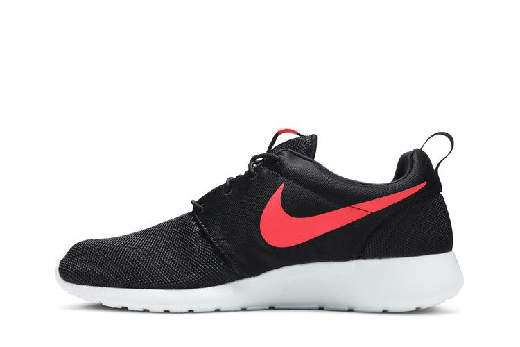 Кроссовки Nike Roshe One 'Black Solar Red'
