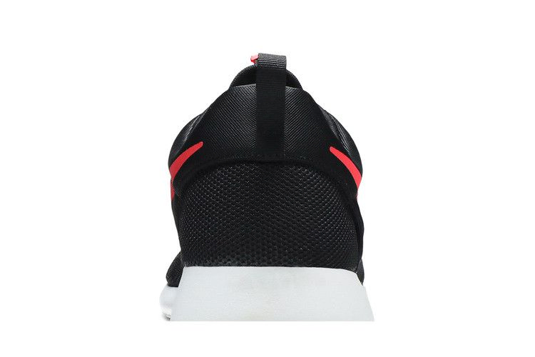 Кроссовки Nike Roshe One 'Black Solar Red'