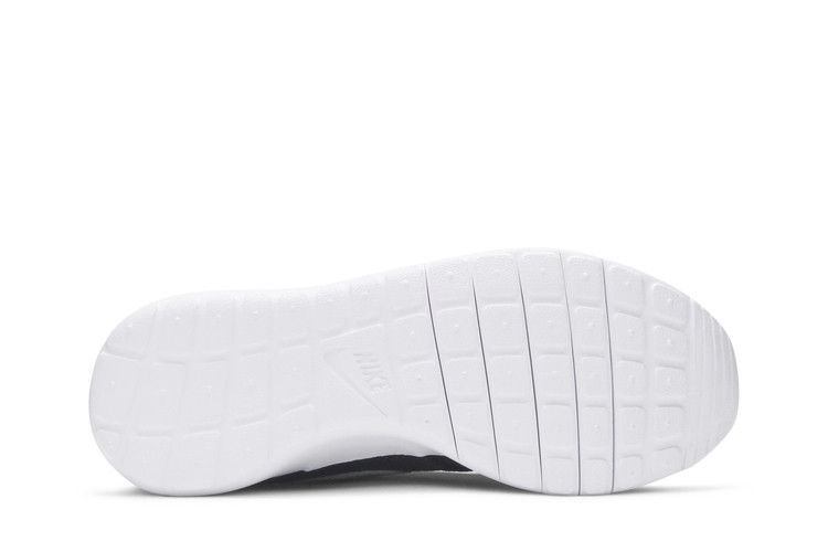 Кроссовки Nike Roshe One GS 'Black Metallic Silver'