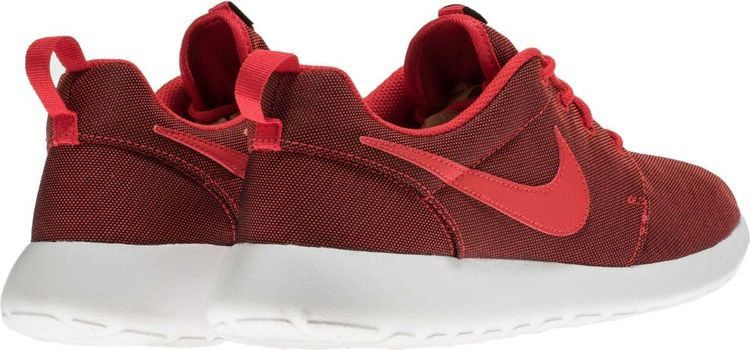 Кроссовки Nike Roshe One Premium 'University Red'