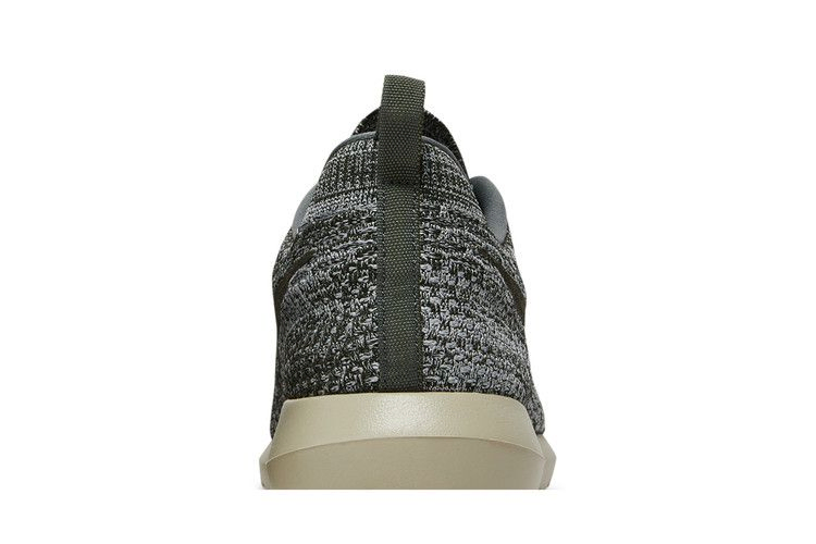 Кроссовки Nike Roshe One Flyknit Sequoia 'Wolf Grey'