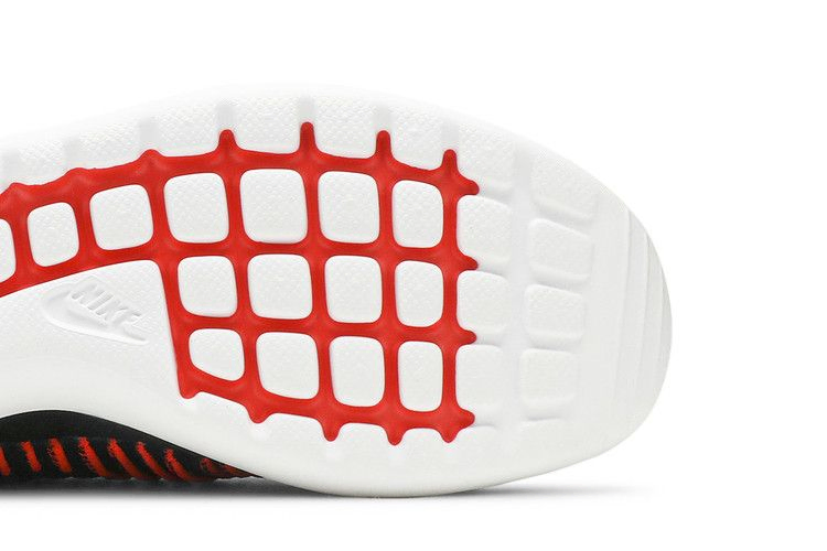 Кроссовки Nike Roshe Two Flyknit 'Black Bright Crimson'