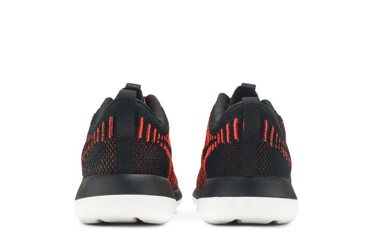Кроссовки Nike Roshe Two Flyknit 'Black Bright Crimson'