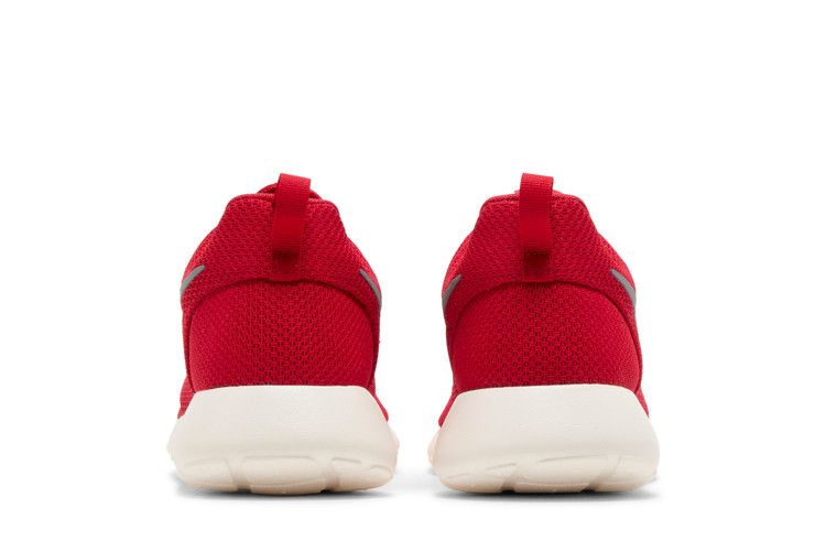Кроссовки Nike Roshe One 'Sport Red'