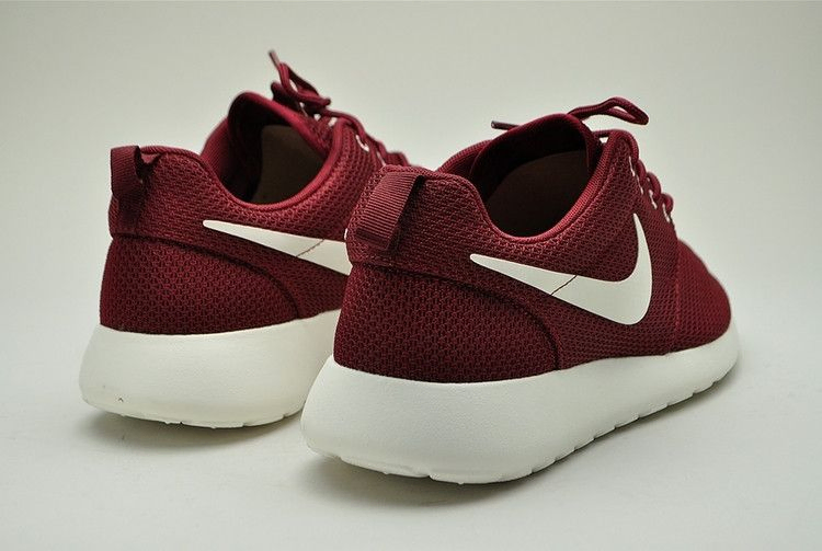 Кроссовки Nike Rosherun 'Team Red'