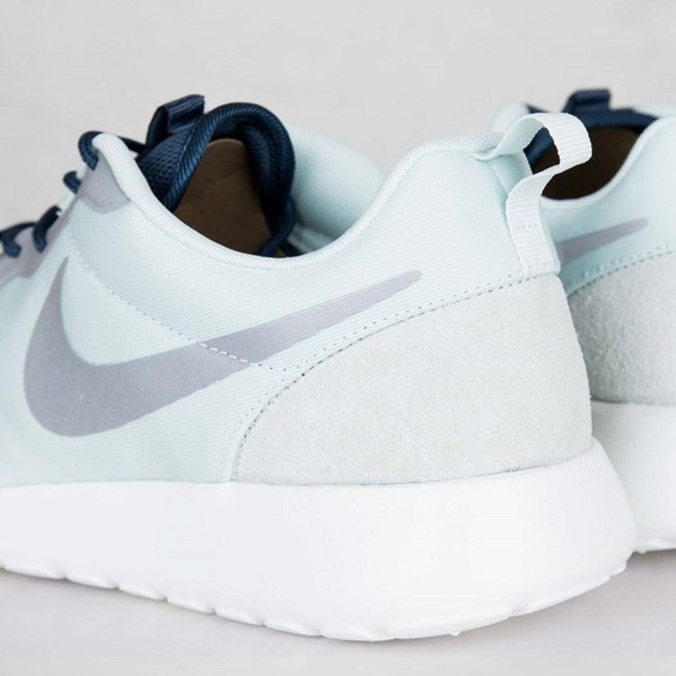 Кроссовки Nike Rosherun Hyp Qs
