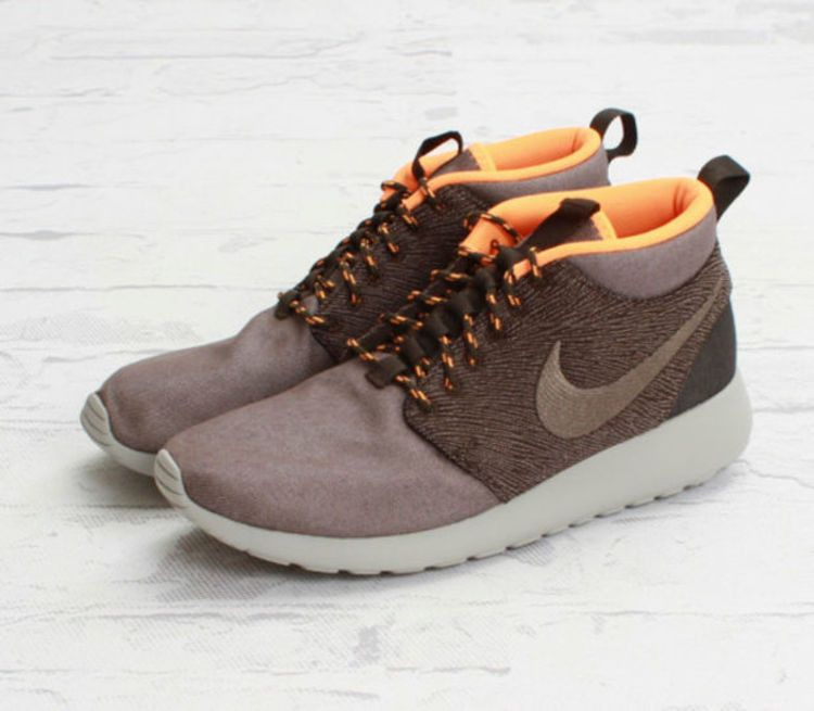 Кроссовки Nike Rosherun Mid Qs 'London'