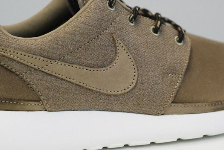 Кроссовки Nike Rosherun Premium Nrg