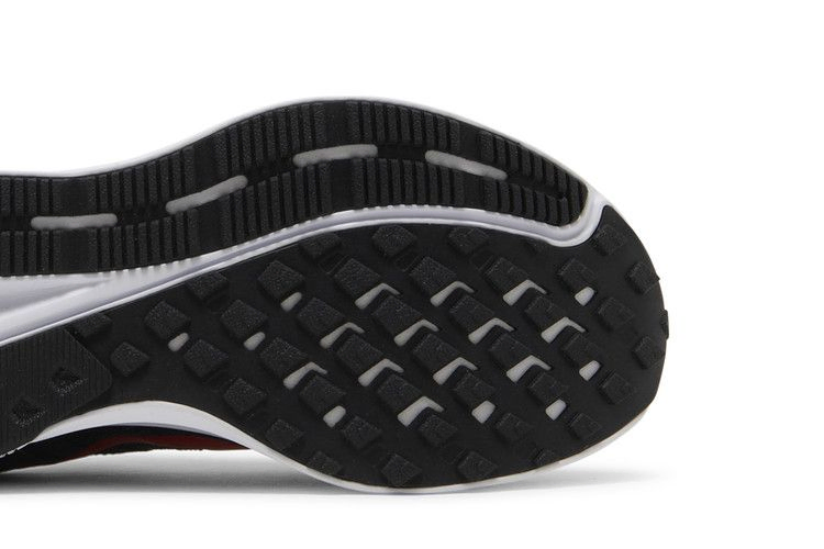 Кроссовки Nike Run Swift 2 'Black University Red'