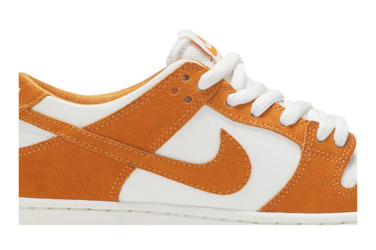 Кроссовки Nike Zoom Dunk Low Pro SB 'Circuit Orange'