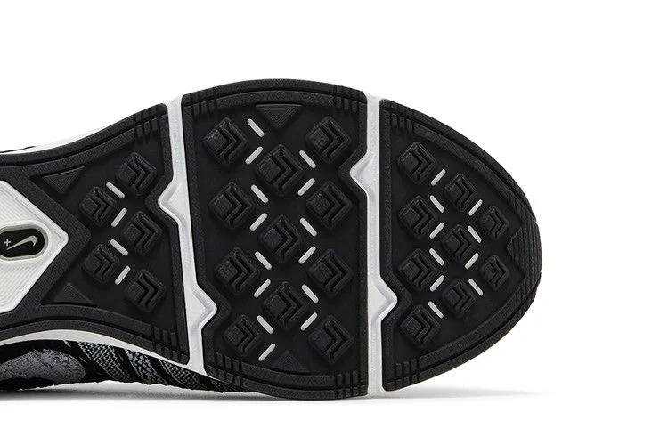 Кроссовки Nike Flyknit Trainer+ 'Black White'