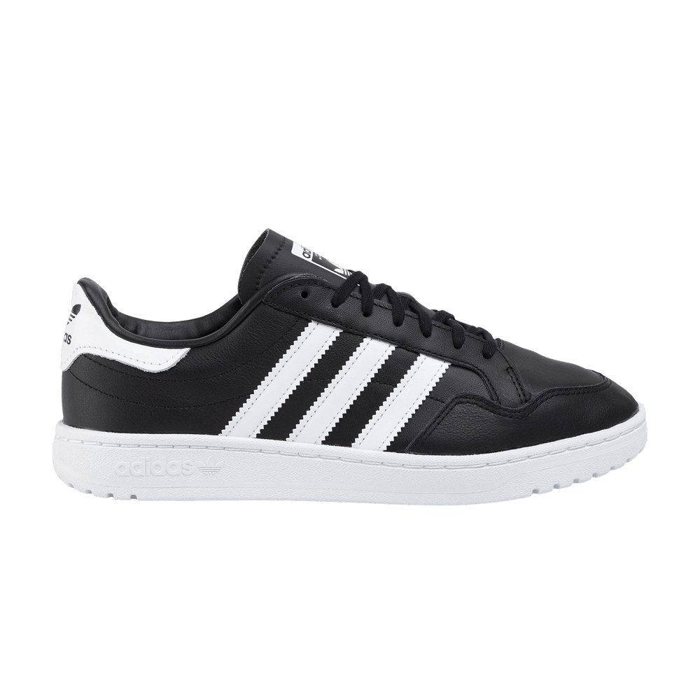 team-court-black-white-ef6048