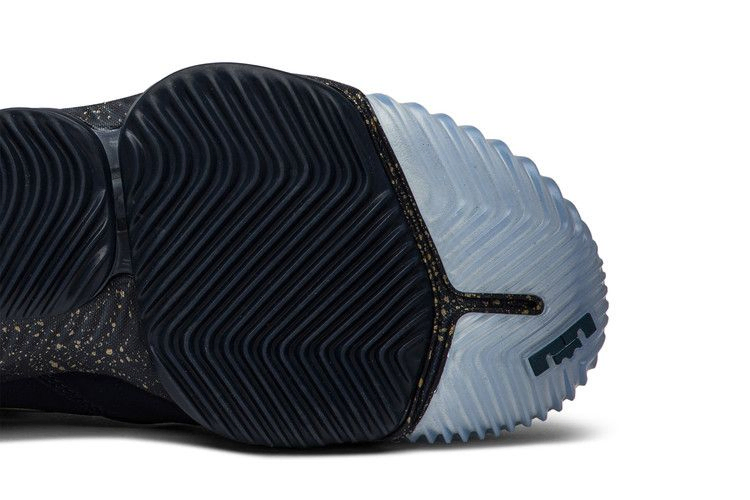 Кроссовки Nike Titan x LeBron 16 Low 'Agimat'