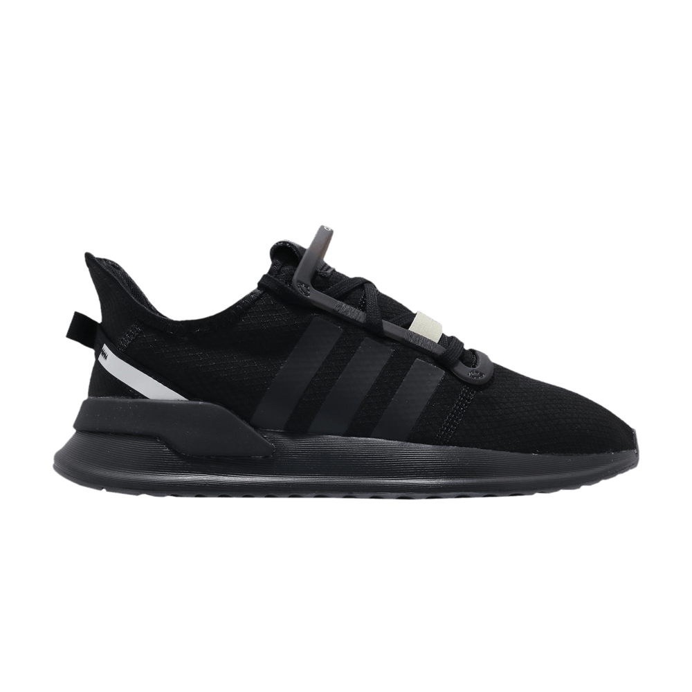 u_path-run-hk-core-black-ee4468