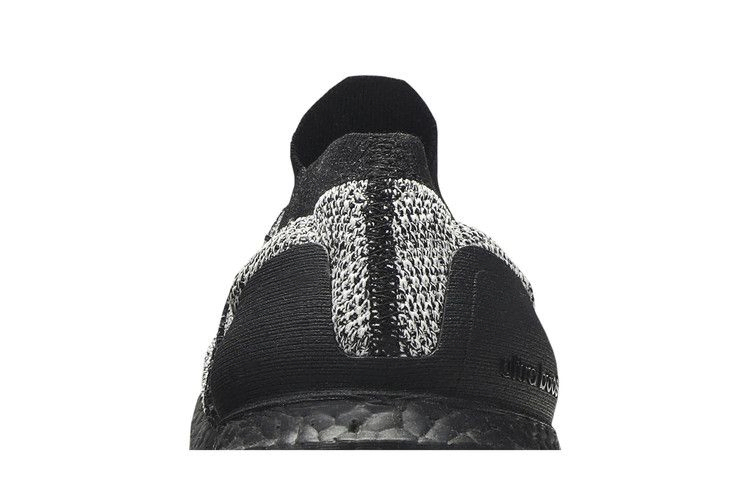 Кроссовки adidas UltraBoost Laceless 'Black Boost'