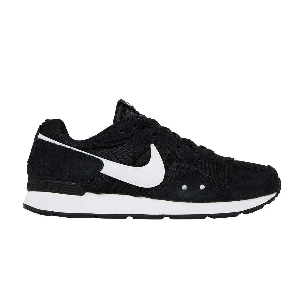 venture-runner-wide-black-white-dm8453-002