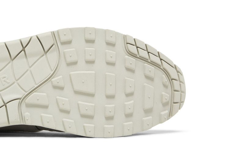 Кроссовки Nike Wmns Air Max 1 Sp 'Liquid Silver'