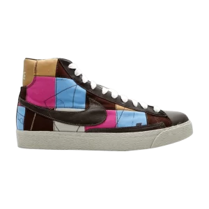 Коричневый