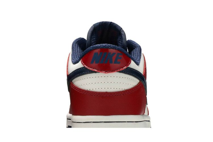 Кроссовки Nike Wmns Dunk Low