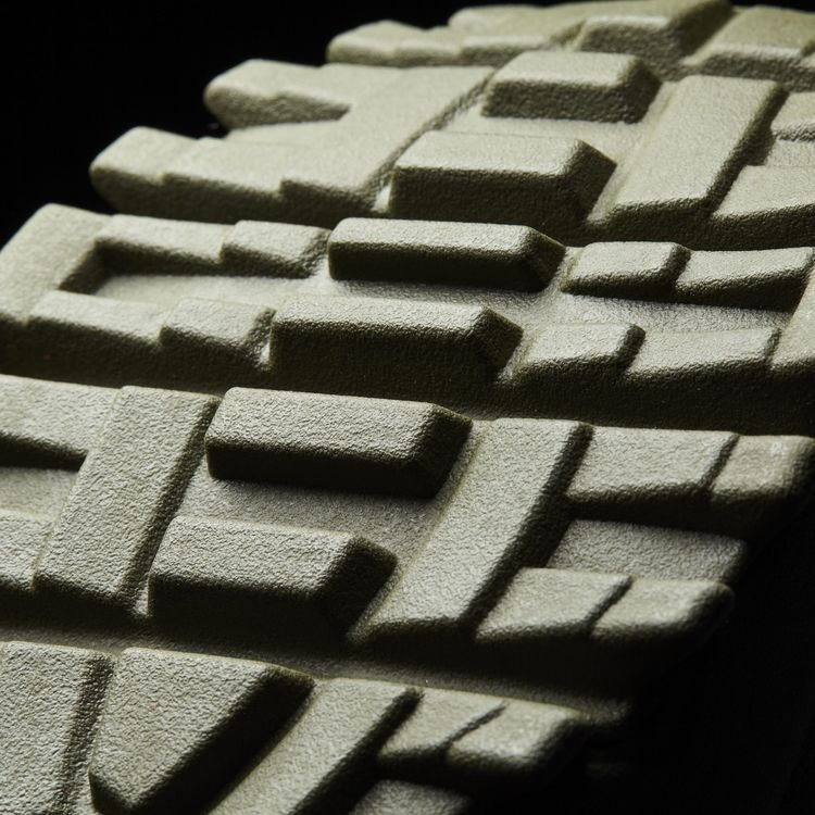 Кроссовки adidas White Mountaineering x Seeulater Alledo Primeknit 'Olive'