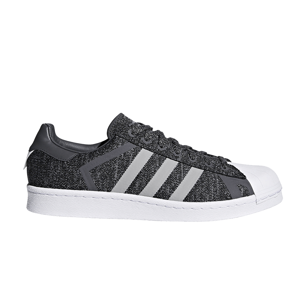 white-mountaineering-x-superstar-core-black-aq0351