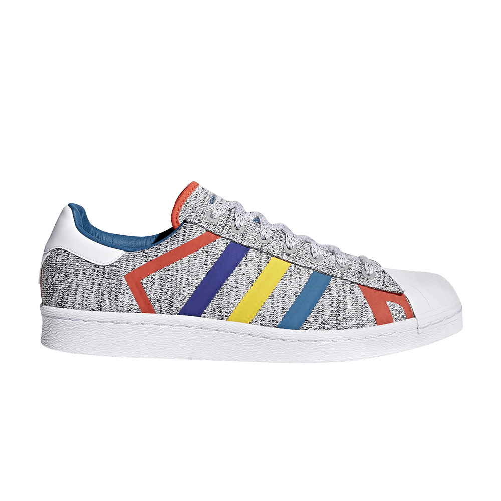white-mountaineering-x-superstar-light-grey-aq0352