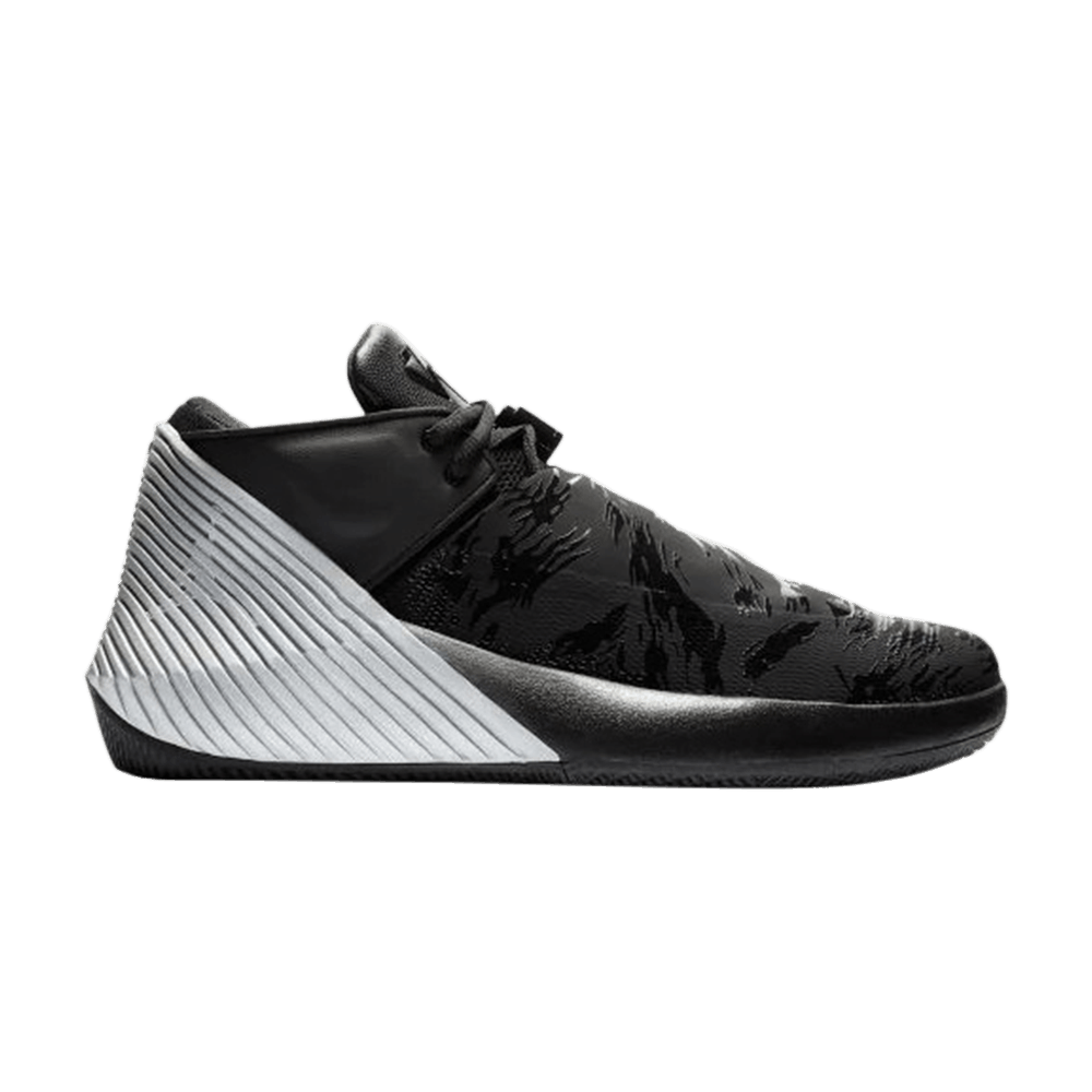 why-not-zer0-1-low-tb-black-metallic-silver-aq9682-001