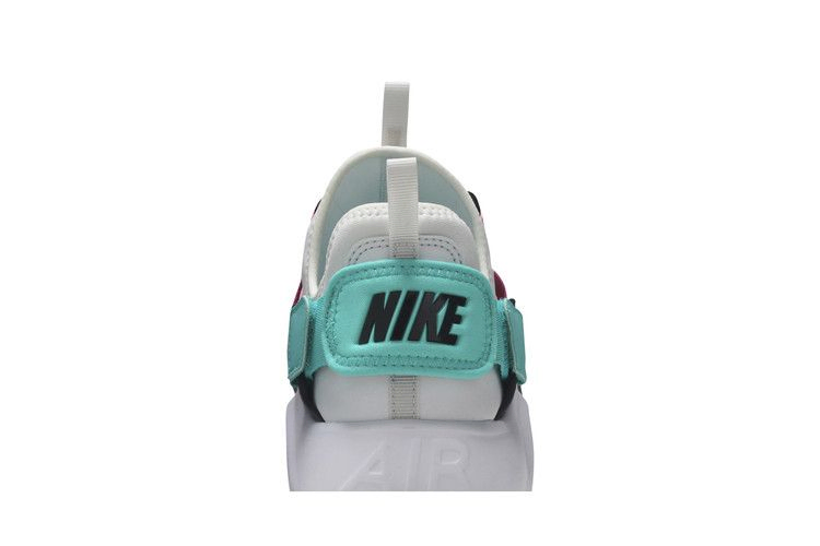 Кроссовки Nike Wmns Air Huarache City Low 'Hyper Jade'