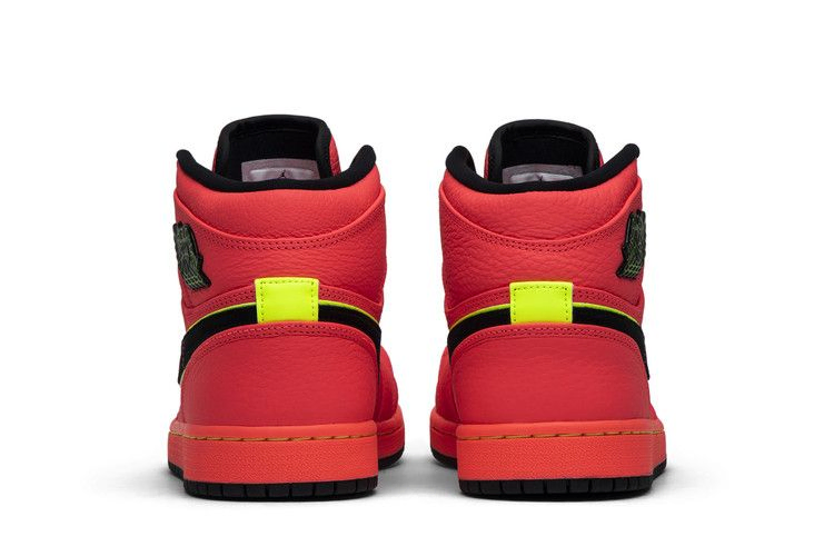 Кроссовки Wmns Air Jordan 1 High Premium 'Hot Punch'