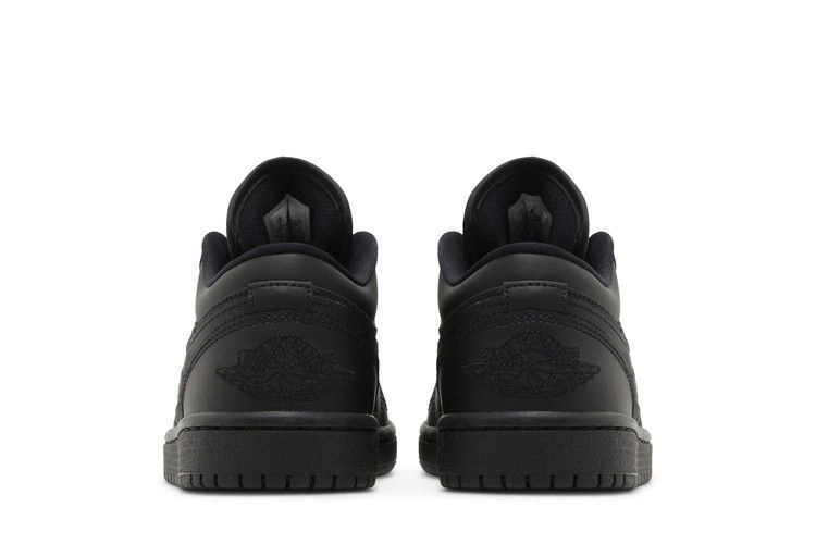 Кроссовки Wmns Air Jordan 1 Low 'Triple Black Quilted'