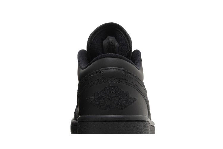Кроссовки Wmns Air Jordan 1 Low 'Triple Black Quilted'