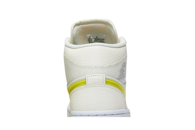 Кроссовки Wmns Air Jordan 1 Mid SE 'Voltage Yellow'