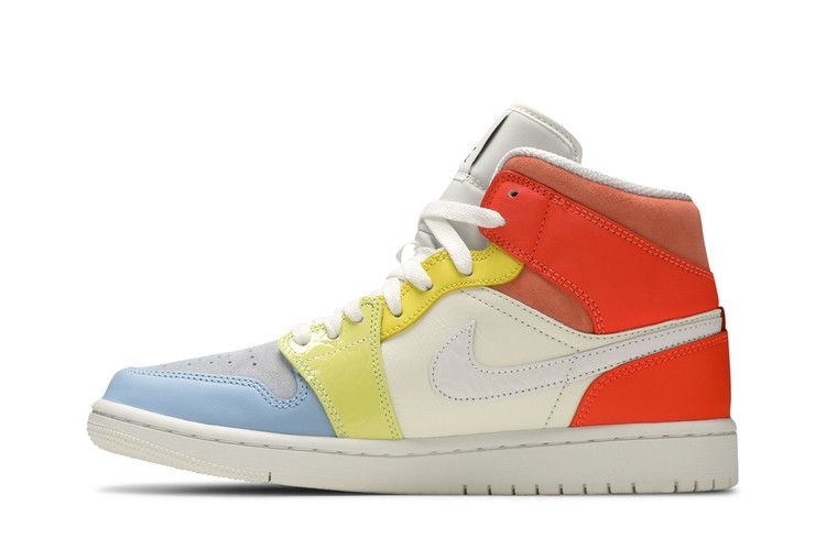 Кроссовки Nike Wmns Air Jordan 1 Mid 'To My First Coach'