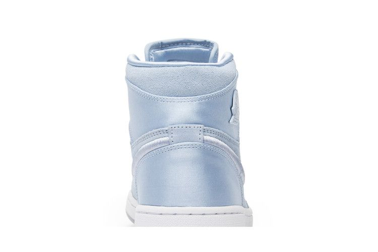 Кроссовки Wmns Air Jordan 1 Retro High 'Season of Her: Hydrogen Blue'