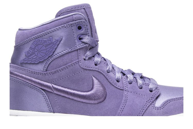 Кроссовки Wmns Air Jordan 1 Retro High 'Season of Her: Purple Earth'