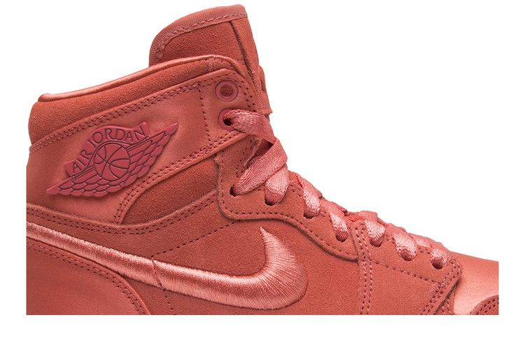 Кроссовки Wmns Air Jordan 1 Retro High 'Season of Her: Sunblush'