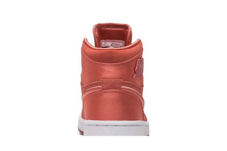 Кроссовки Wmns Air Jordan 1 Retro High 'Season of Her: Sunblush'