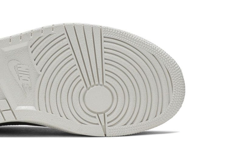 Кроссовки Wmns Air Jordan 1 Retro Low NS 'Bordeaux'