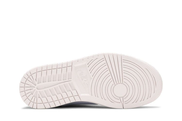 Кроссовки Wmns Air Jordan 1 Retro Low NS 'Royal Tint'