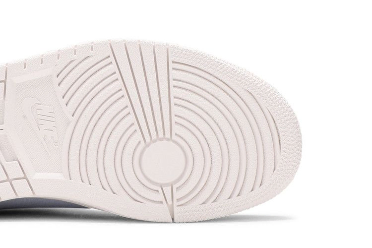 Кроссовки Wmns Air Jordan 1 Retro Low NS 'Royal Tint'