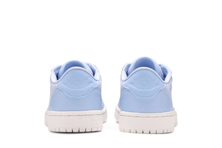 Кроссовки Wmns Air Jordan 1 Retro Low NS 'Royal Tint'