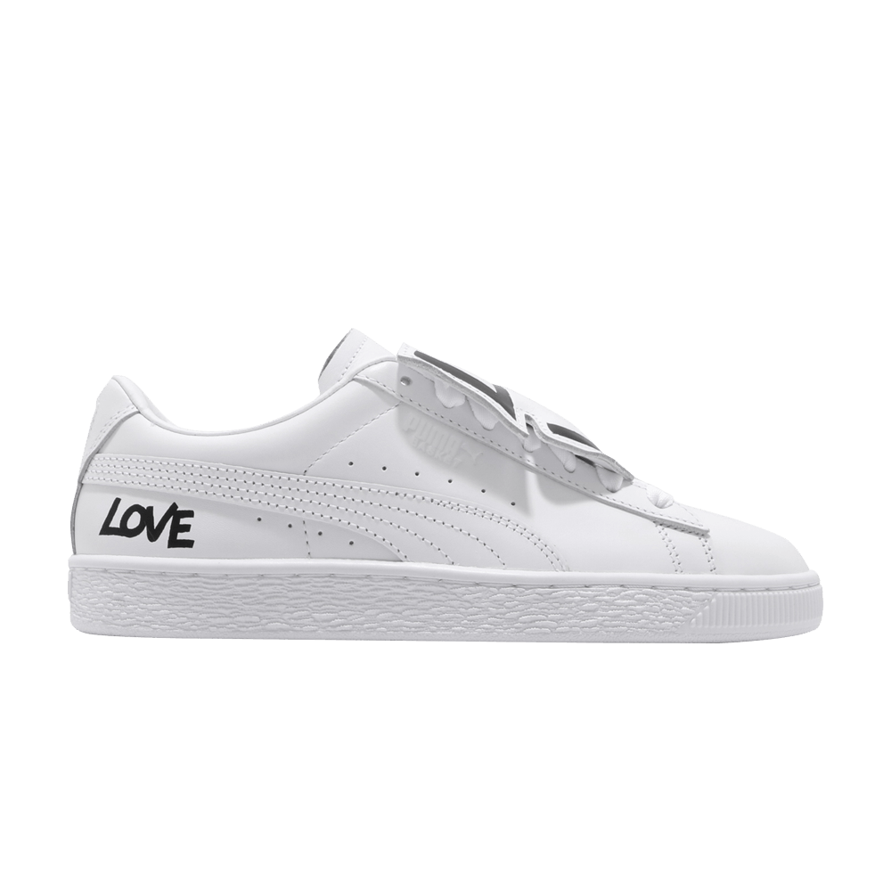 wmns-basket-badge-hndwrttn-white-370190-01