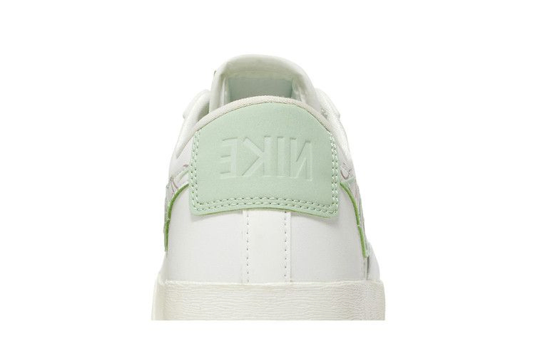 Кроссовки Nike Wmns Blazer Low SE 'Valentine's Day'