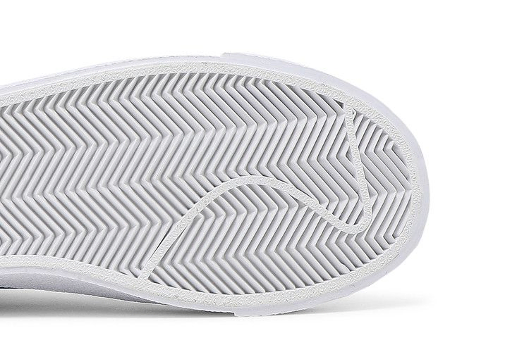 Кроссовки Nike Wmns Blazer Mid '77 'Airbrush - Royal Gradient'