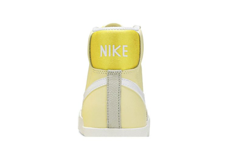 Кроссовки Nike Wmns Blazer Mid '77 'Bicycle Yellow'